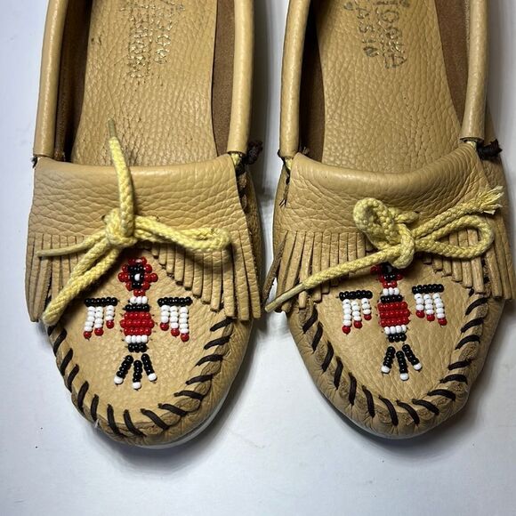MINNETONKA Women’s Thunderbird Boat Moccasin Shoes Tan Size 7.5 - Picture 5 of 15